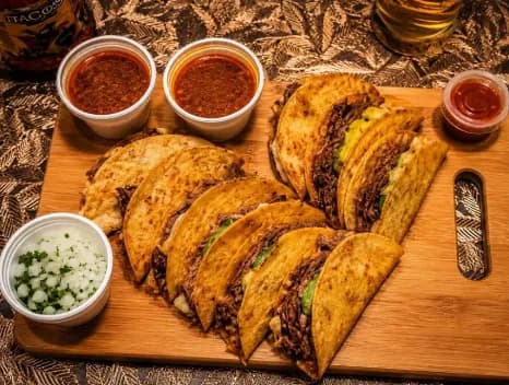 10 tacos de birria