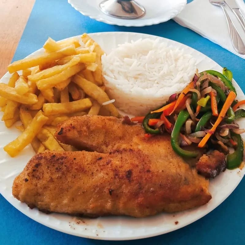 Filete de Corvina en Salsa de Hongos
