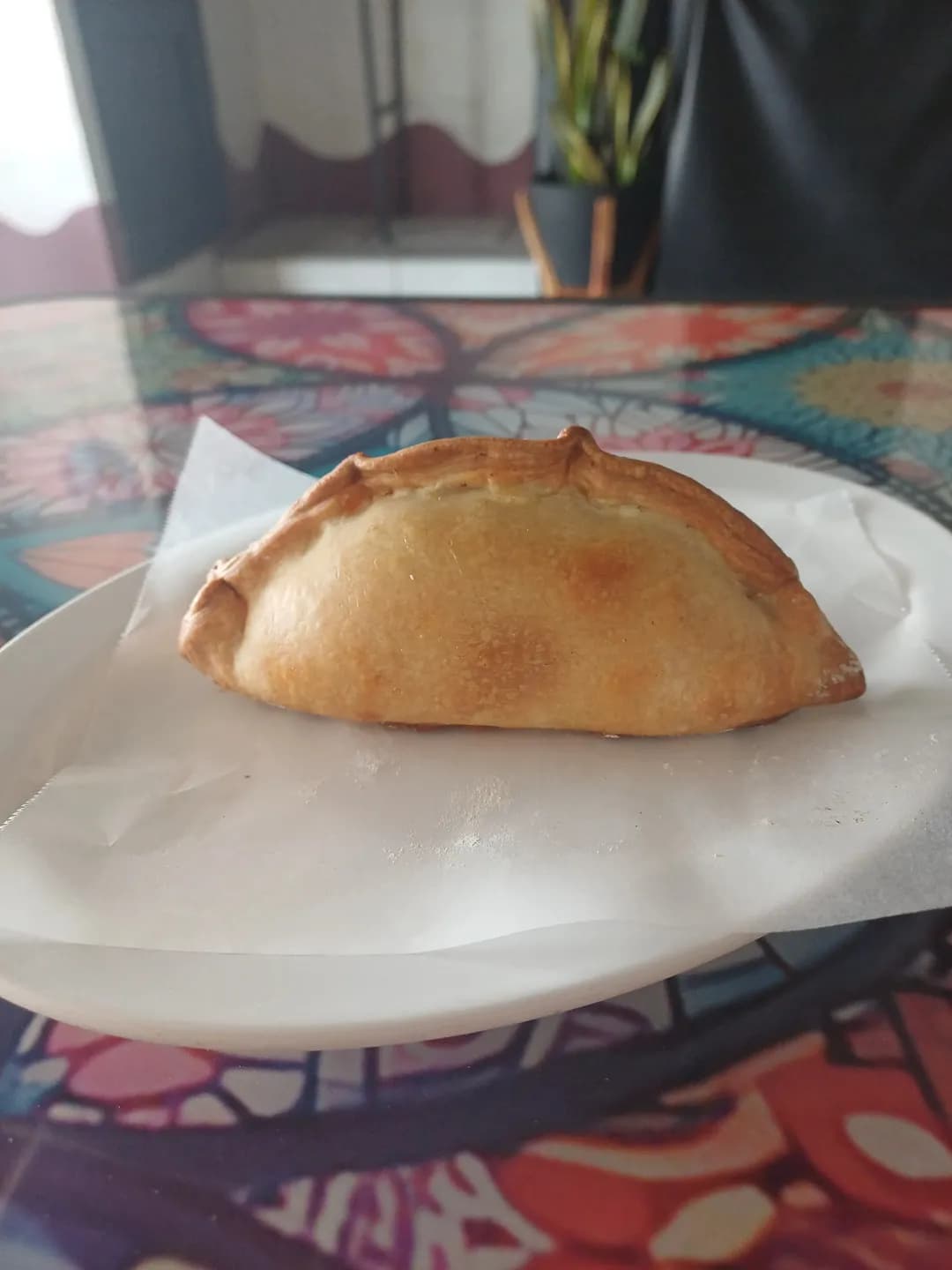 Empanada de Pollo con Aceitunas