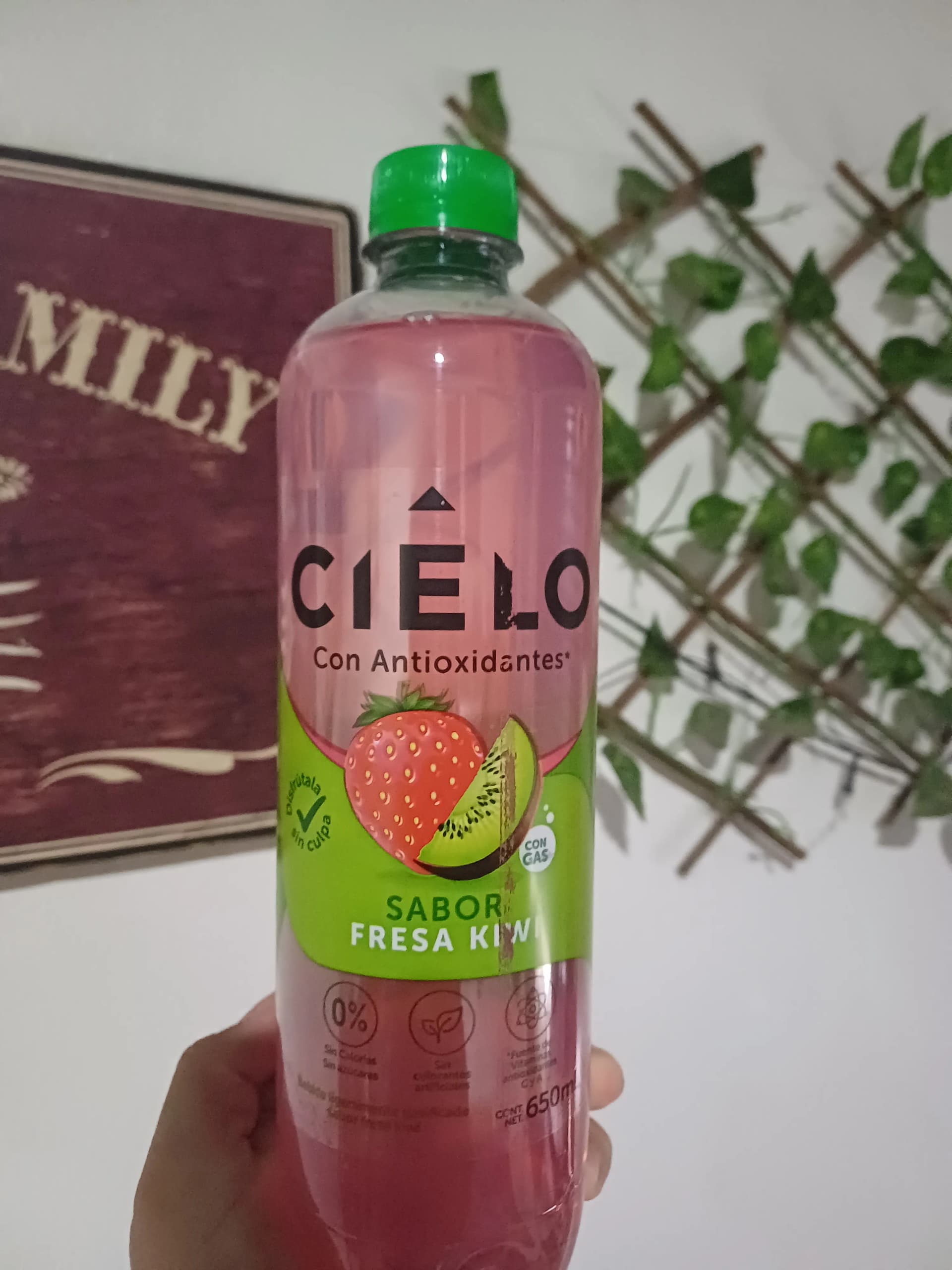 Cielo Gasificada De Fresa Kiwi